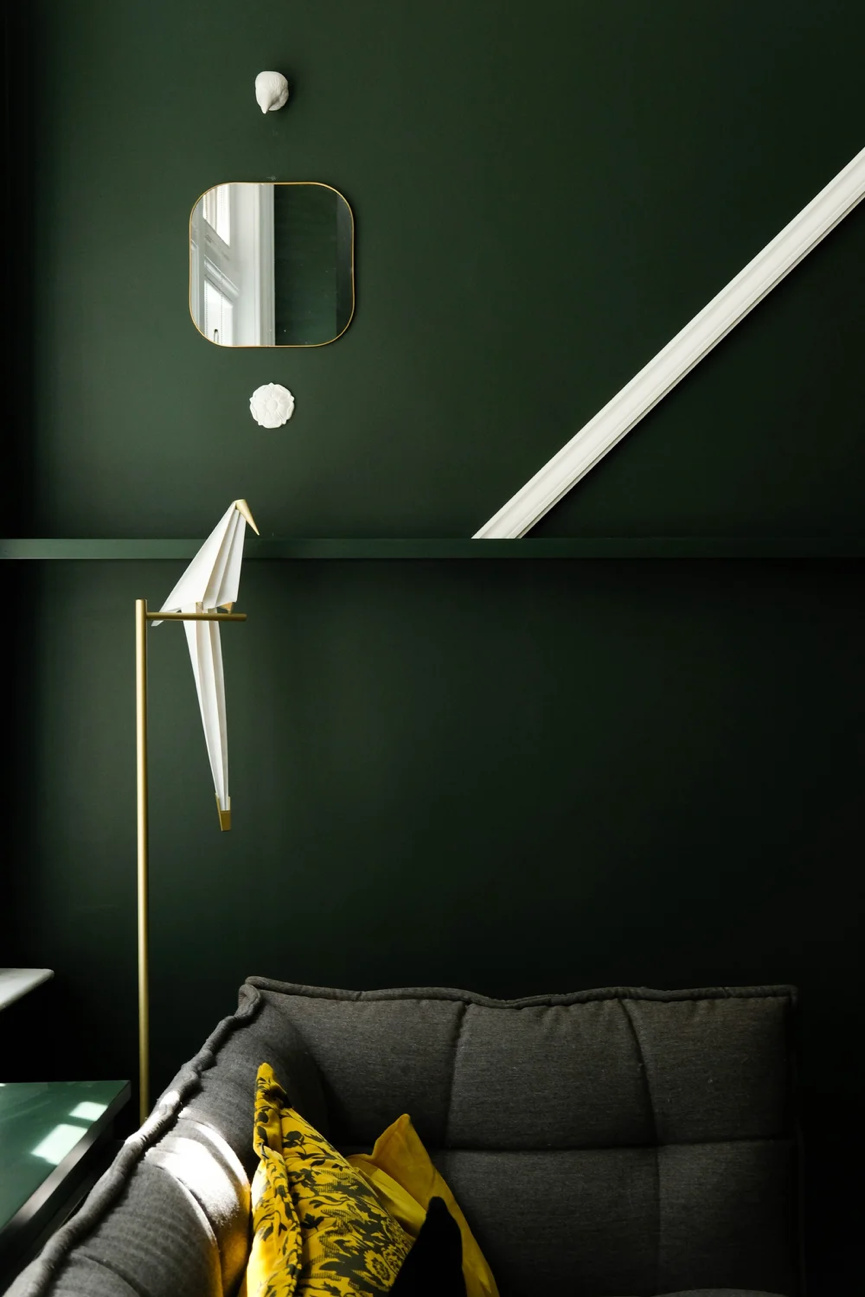 Dark walls for cosy rooms